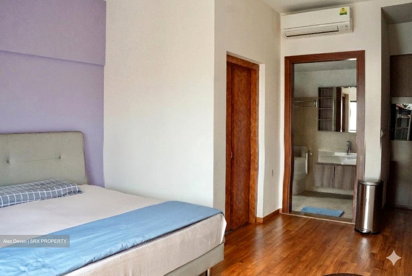 Holland Link (D10), Terrace #522817571